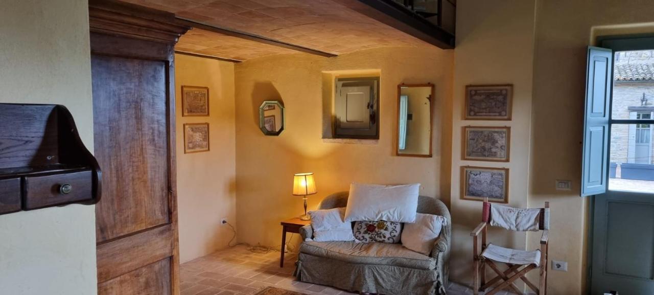 モントーネ Borgo Cardaneto Bed & Breakfast エクステリア 写真