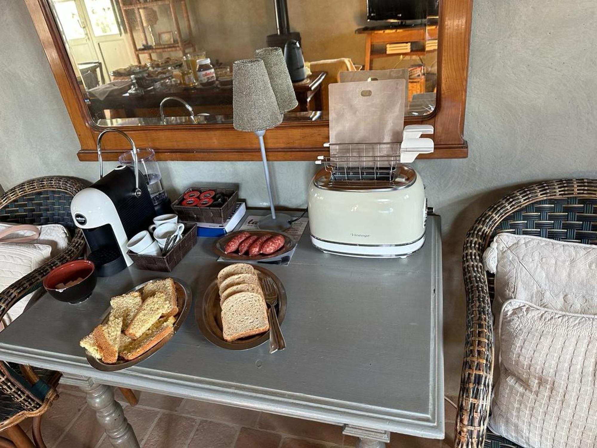 モントーネ Borgo Cardaneto Bed & Breakfast エクステリア 写真
